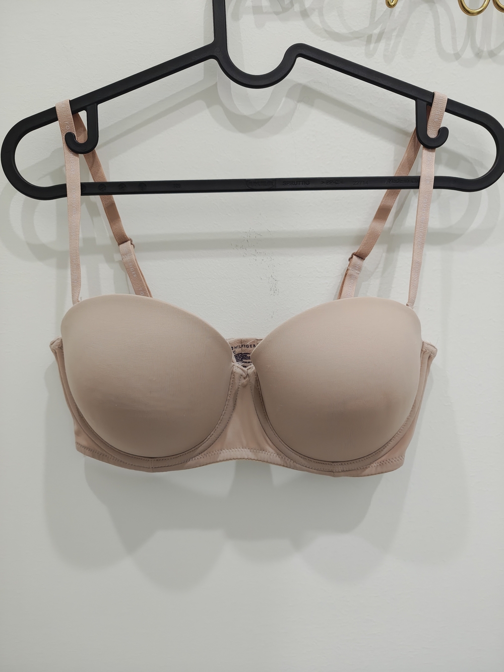 Tommy Hilfiger Beige Convertible Strapless Push Up Bra Size 34C